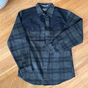 Eddie Bauer green plaid button up classic fit small
